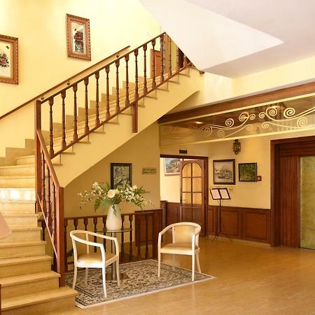 Castellu Rossu Hotel Лучиана Екстериор снимка