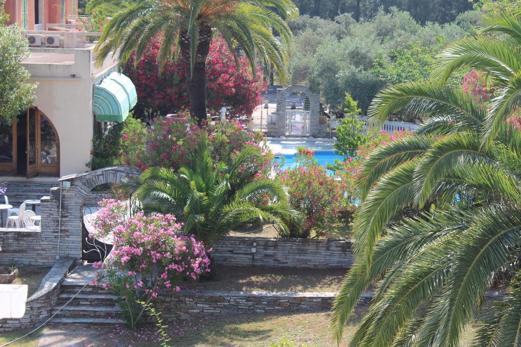 Castellu Rossu Hotel Лучиана Екстериор снимка
