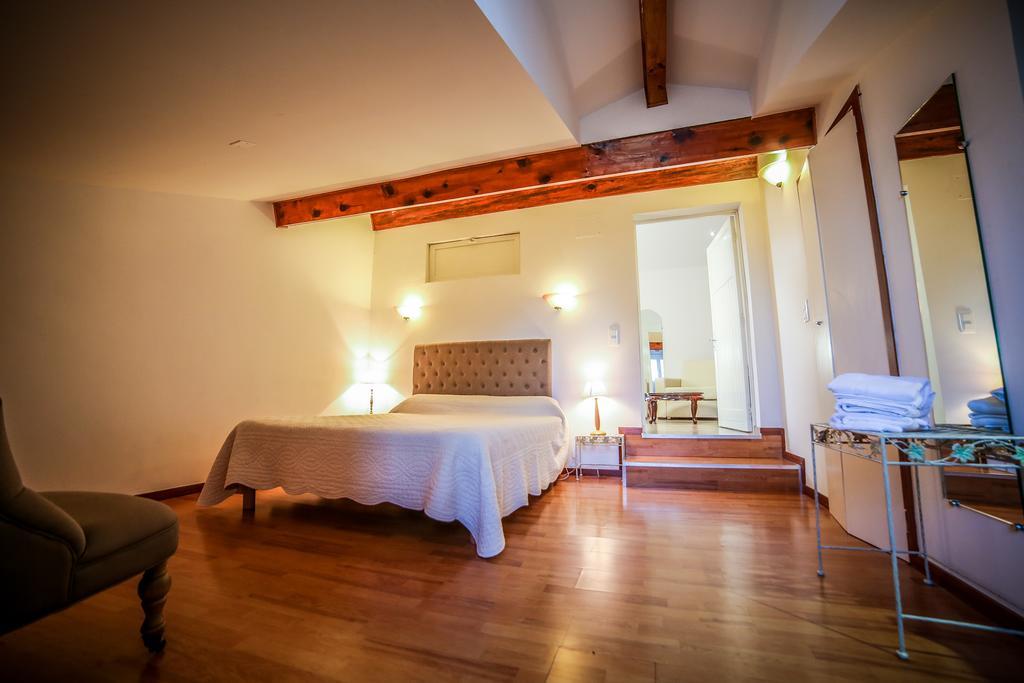 Castellu Rossu Hotel Лучиана Екстериор снимка