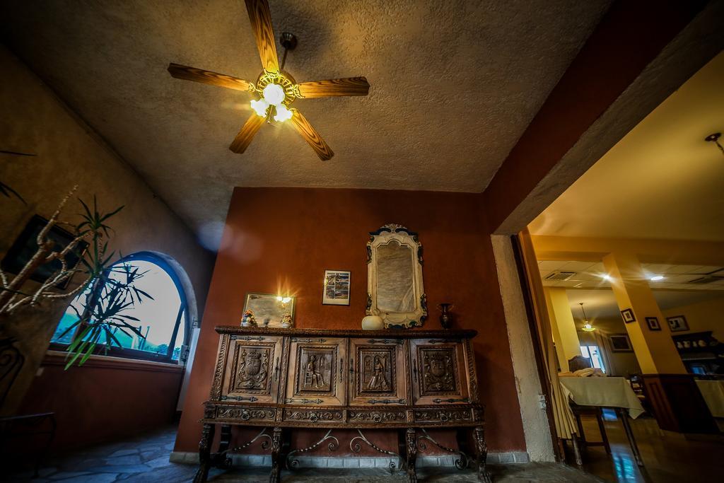 Castellu Rossu Hotel Лучиана Екстериор снимка