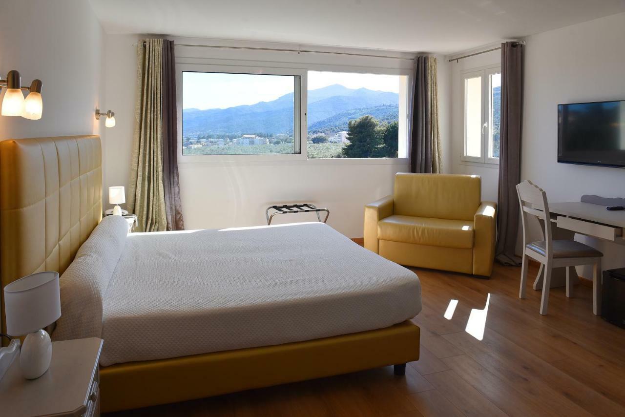 Castellu Rossu Hotel Лучиана Екстериор снимка