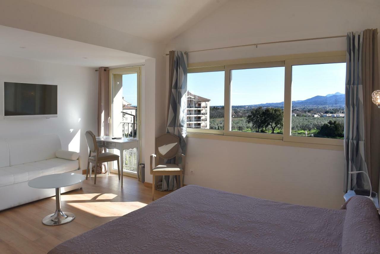 Castellu Rossu Hotel Лучиана Екстериор снимка