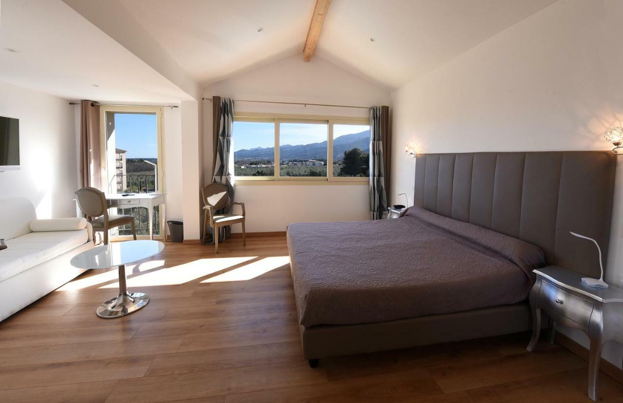 Castellu Rossu Hotel Лучиана Екстериор снимка